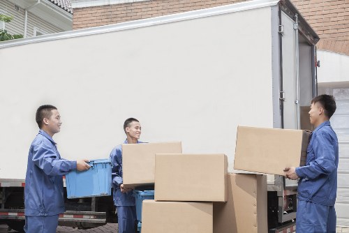 Local house removals team planning a move in Finsbury Park