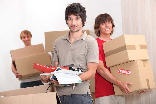Moving truck service for homes and businesses in Finsbury Park
